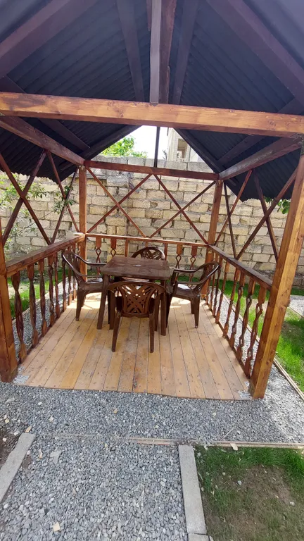 Дом с беседками