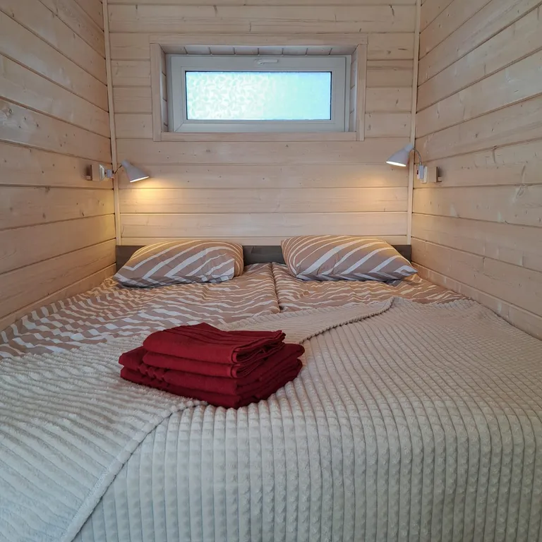 Уютный домик с видом на закат