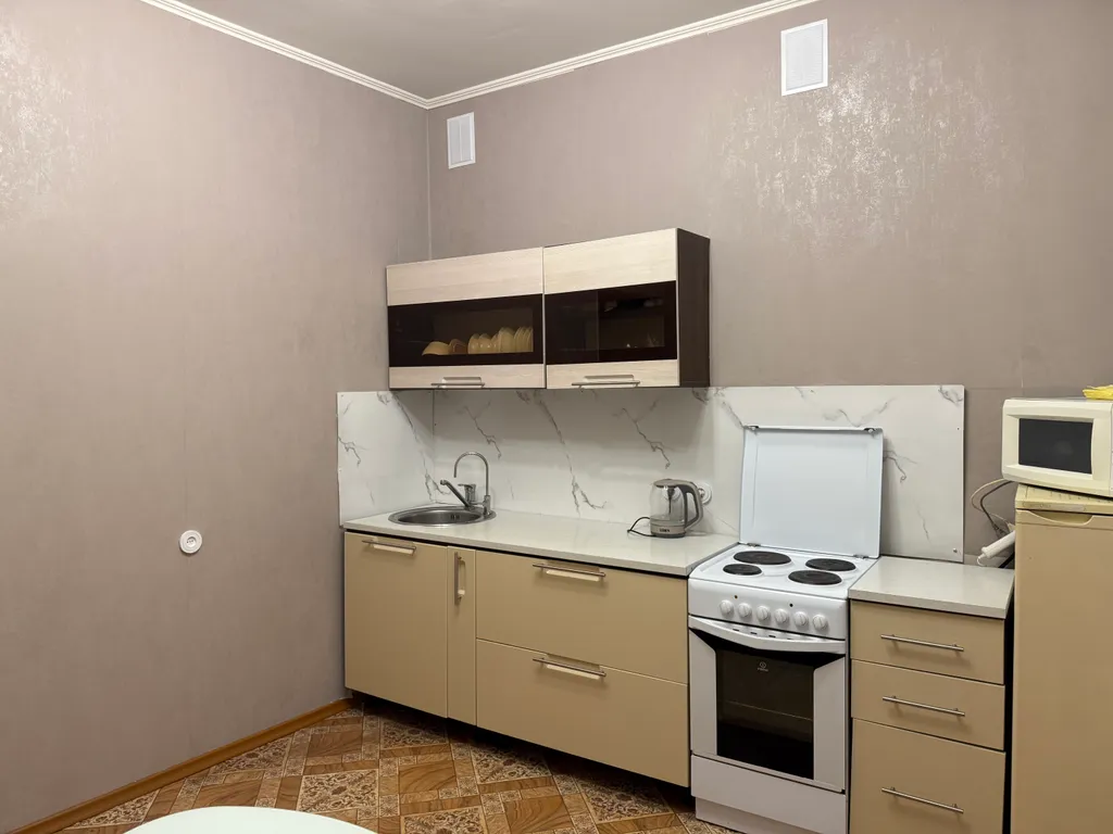 Квартира около Микрохирургии глаза, Института нефти и газа