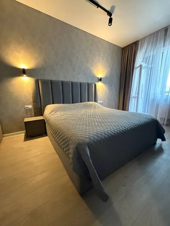 Новая квартира с дизайнерским ремонтом в центре города