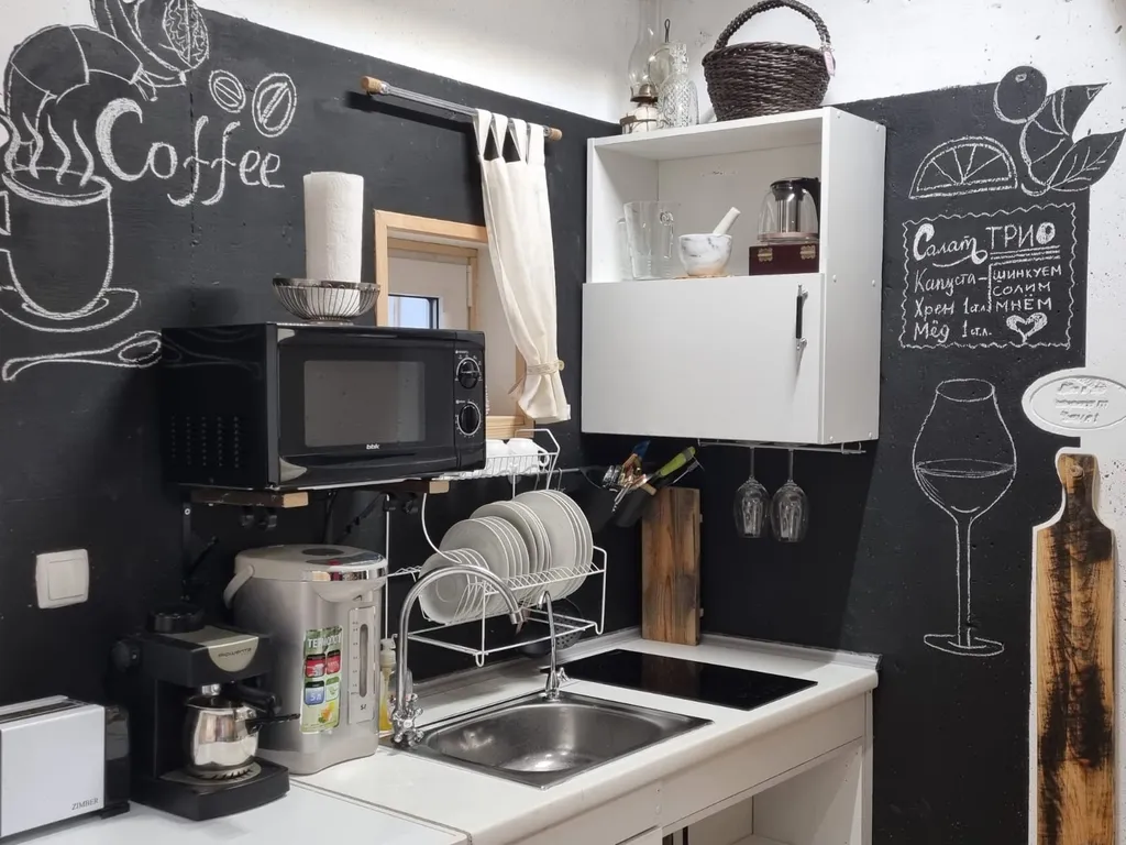 Дом и теннисный корт, сауна, камин недалеко от реки Москвы