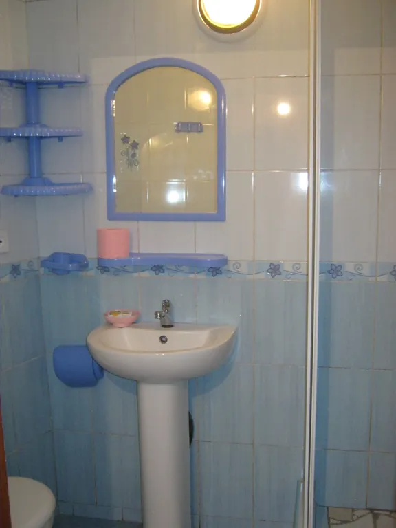 Коттедж с беседкой