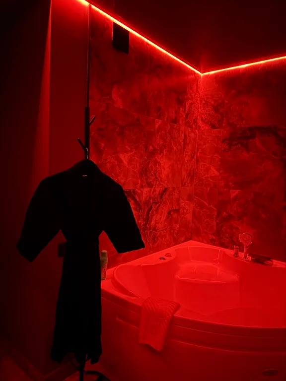 Апартамент для романтических встреч с джакузи