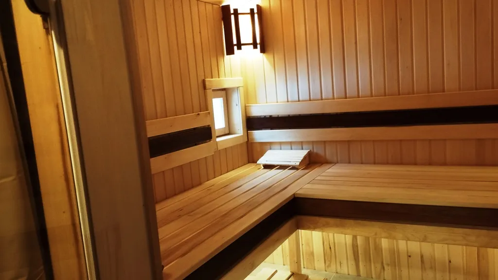 Стильный коттедж с баней и купелью