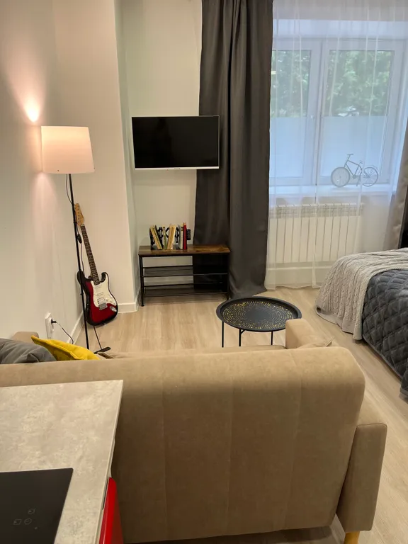 Квартира Квартира Уютная студия в стиле лофт с новым дизайнерским ремонтом — Красноярск