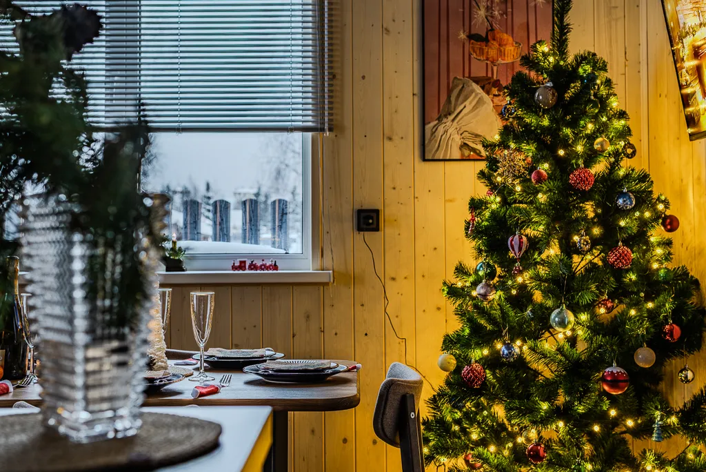 Новый дом с большим столом, кинотеатром, баней