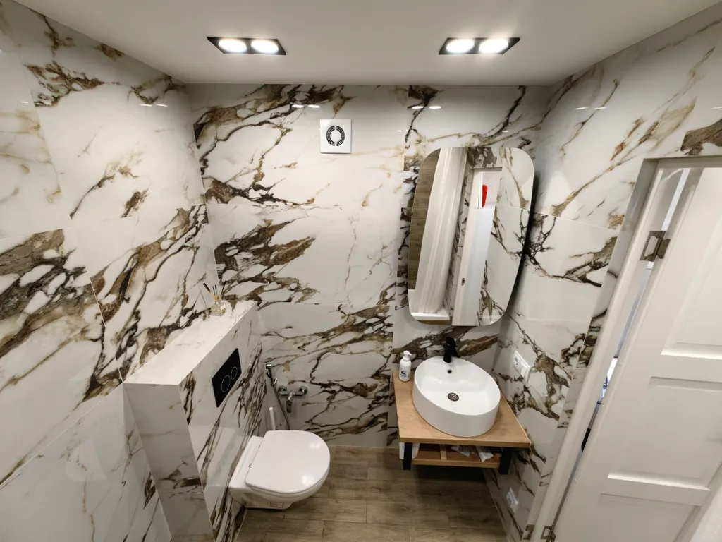 Уютный дом в центре города с мангалом и теплым бассейном