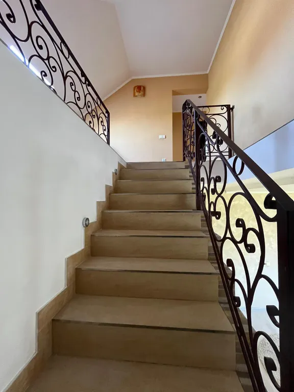 Уютный дом в спокойном районе для проживания и отдыха