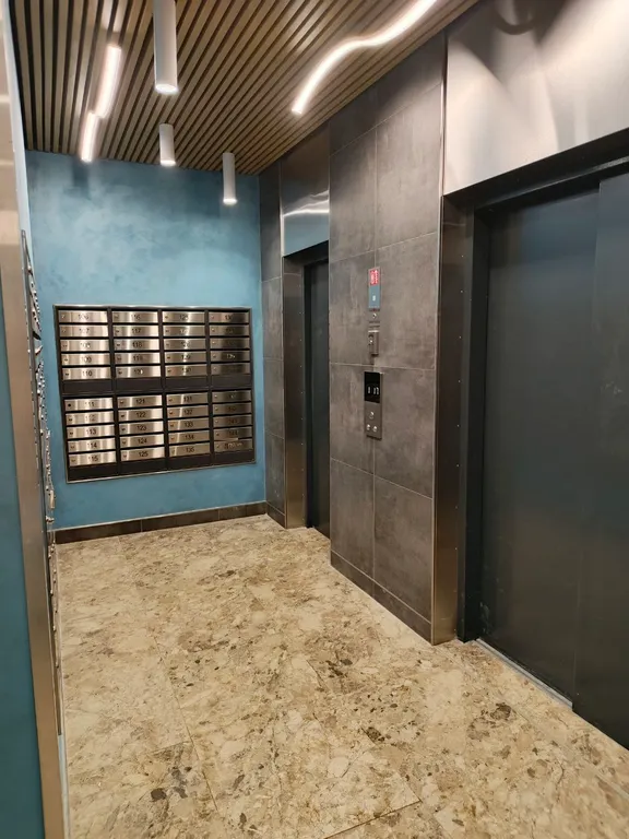 Уютная евродвухкомнатная квартира с дизайнерским ремонтом