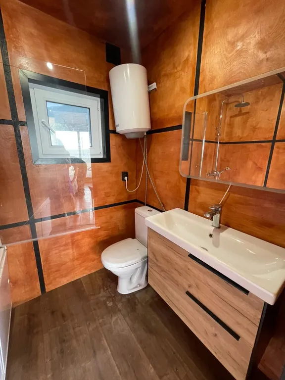 Номер на берегу моря