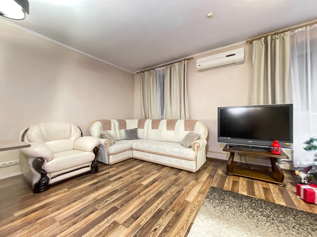 Двухуровневая квартира для большой компании