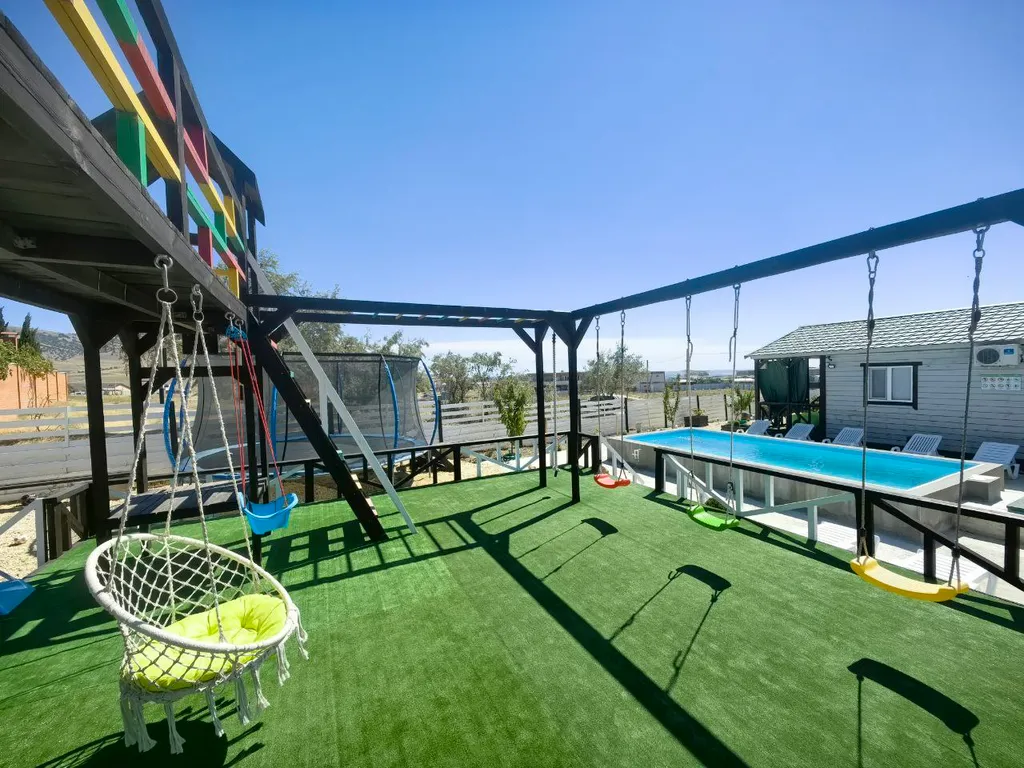 Уютный домик с видом на море