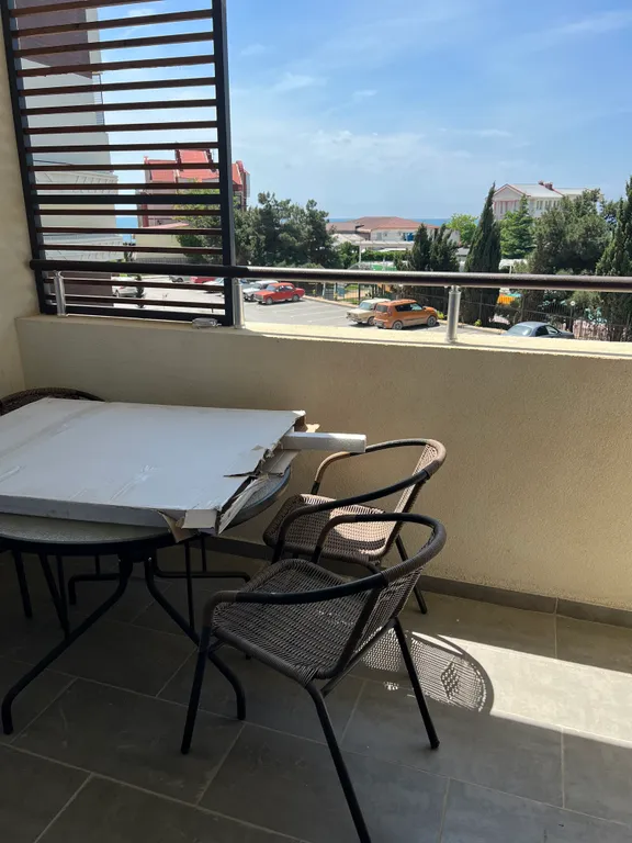 Апартаменты на первой линии с видом на море и горы