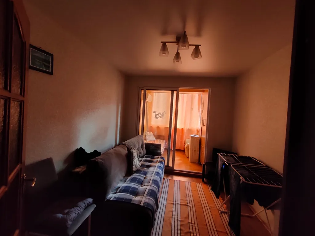 Уютная отдельная комната с балконом в районе автовокзала города Алушты