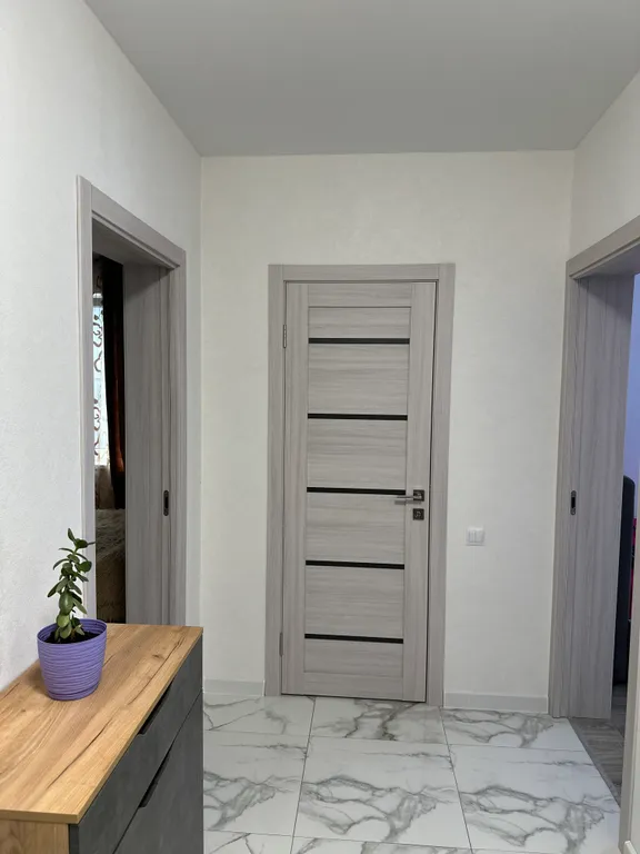 Уютный новый дом в центре города с бассейном