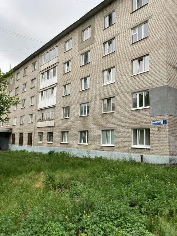 Уютная гостиная с лоджией