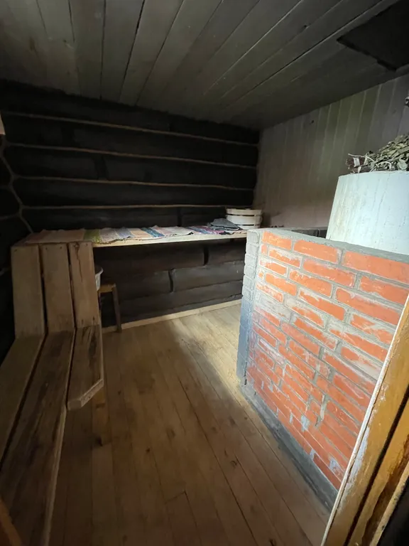 Самый уютный дoмик с кoшкой напротив горнолыжного куpоpта Мaнжеpoк