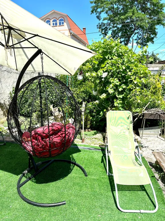 Уютная квартира рядом с морем в частном доме с садом