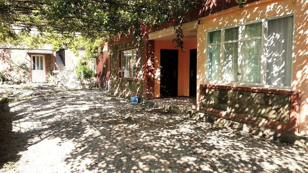 Коттеджи с бассейном