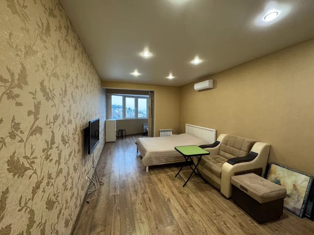 Студия с видом на море