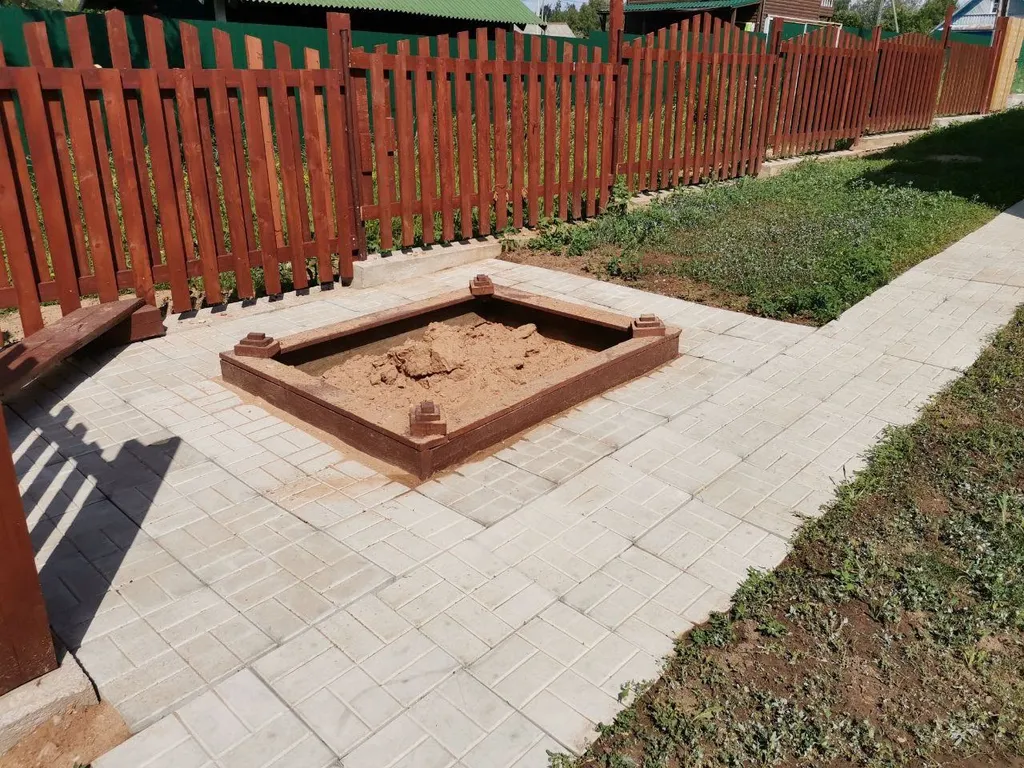 Коттедж Двухэтажный апартамент в доме на берегу озера — Луга