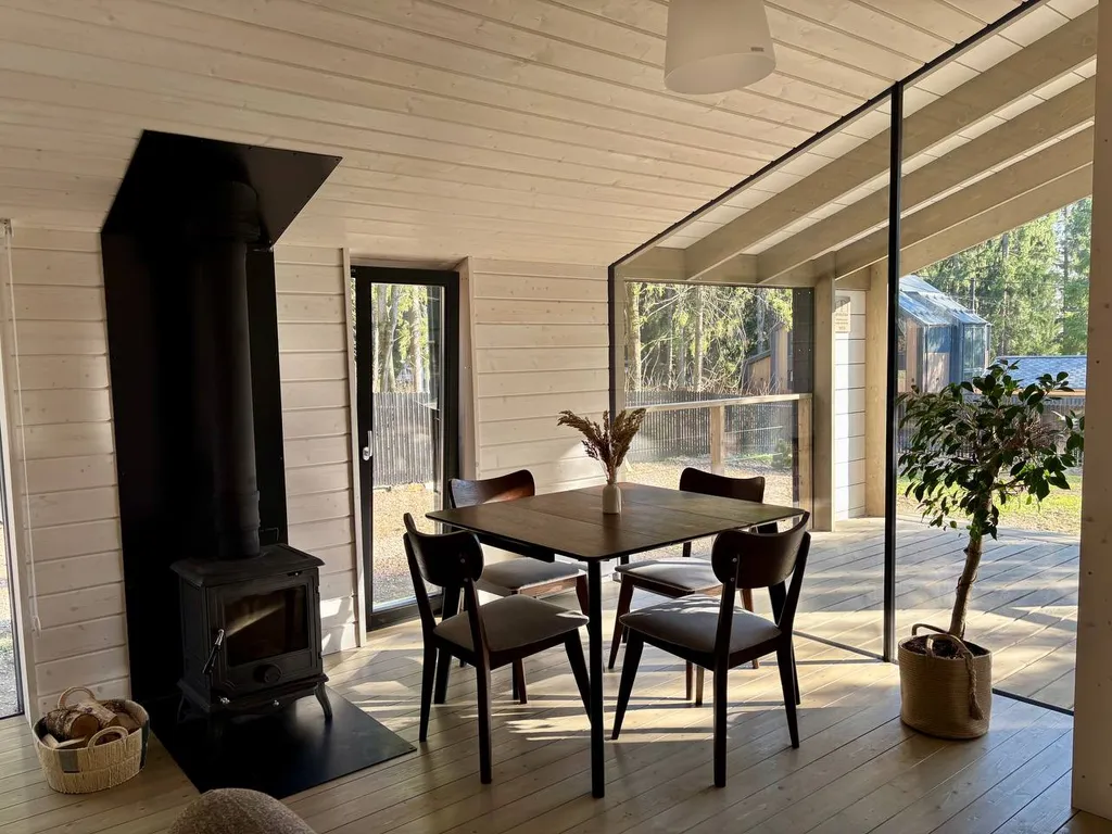 Стильный домик в лесу рядом с Икшинским водохранилищем