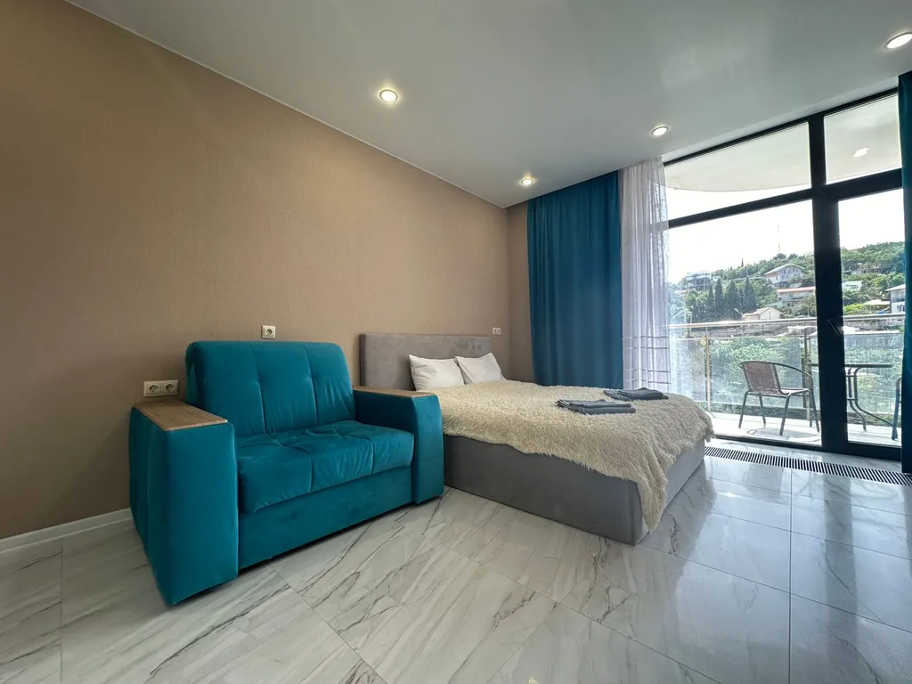 Дизайнерская студия Ls-family comfort вид на горы и город с 4 этажа