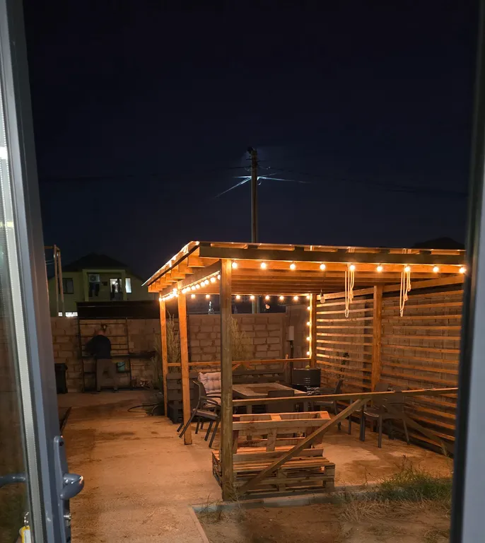 Дом коттедж в городе (в черте)