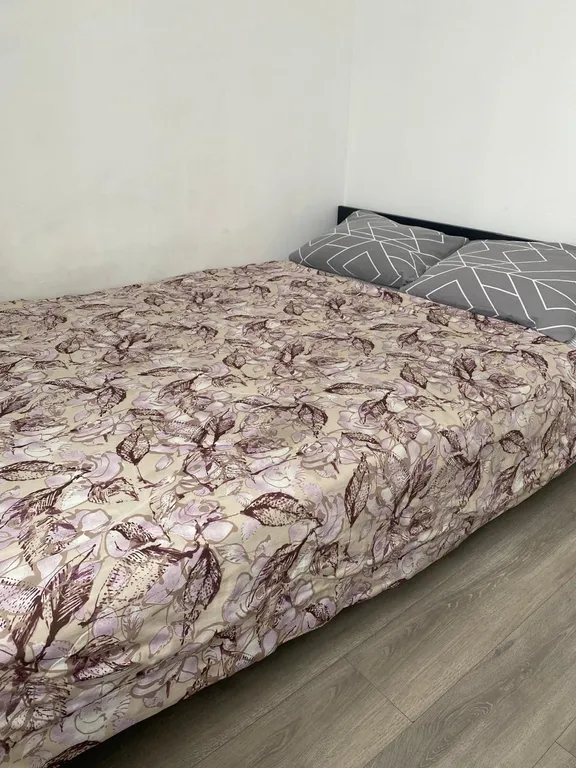 Уютная квартира на Саянах, рядом с остановкой, на 7 спальных мест