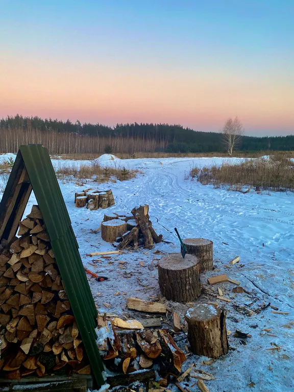 Загородный дом в лесу с купелью и баней у озера