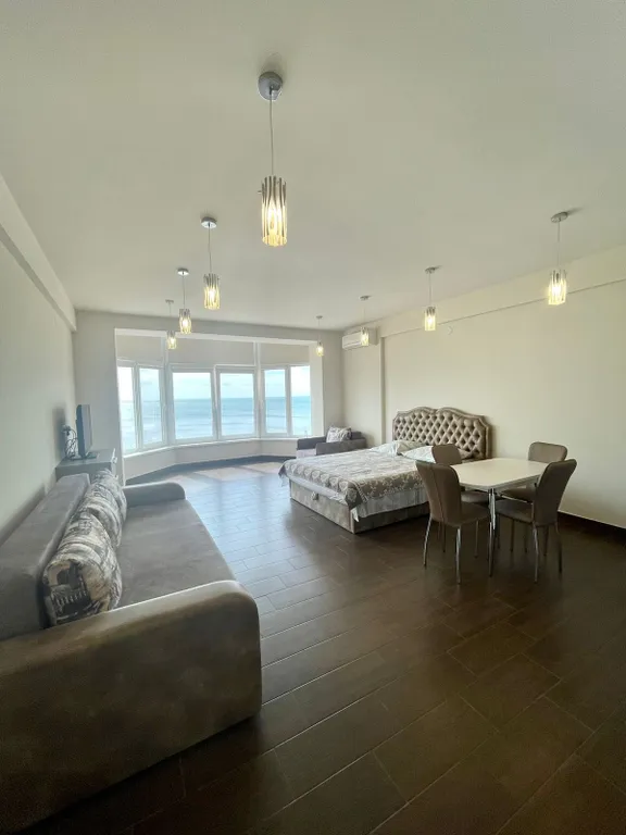 Эллинг на берегу моря