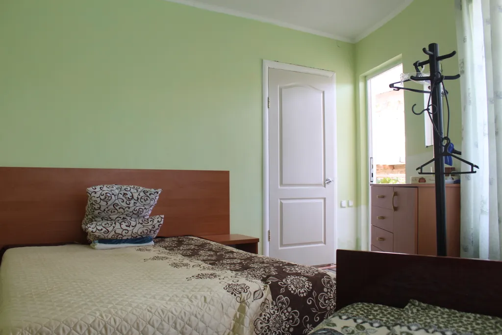 Квартира Трёхместный номер на 2 этаже с балконом — аренда посуточно в Николаевка