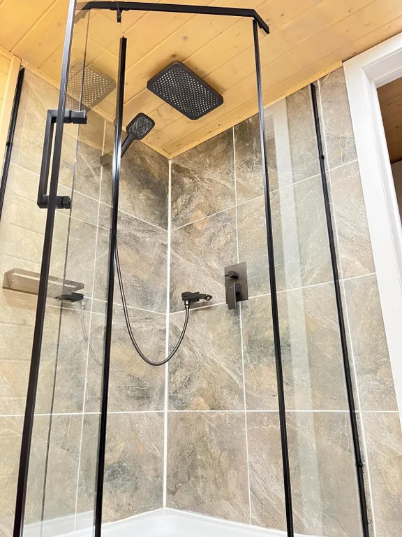 Дом А фрейм с видом на Мирский замок