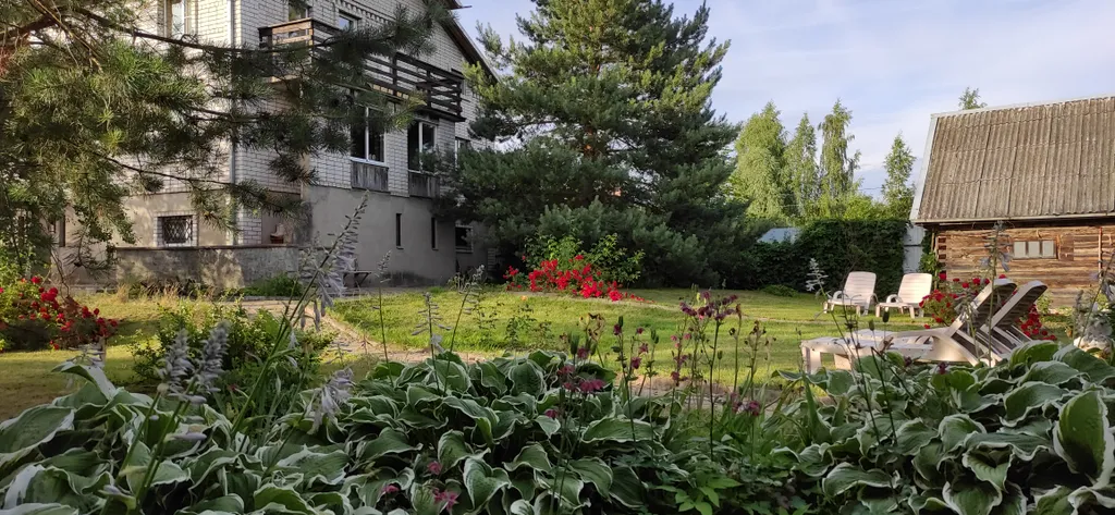 Дом с камином и садом! Две минуты до пляжа!