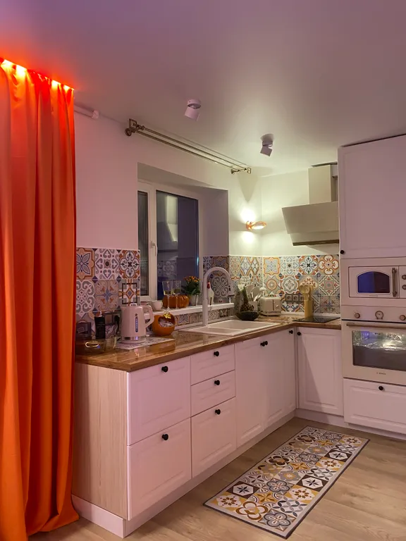 Orange House у Авачинской бухты