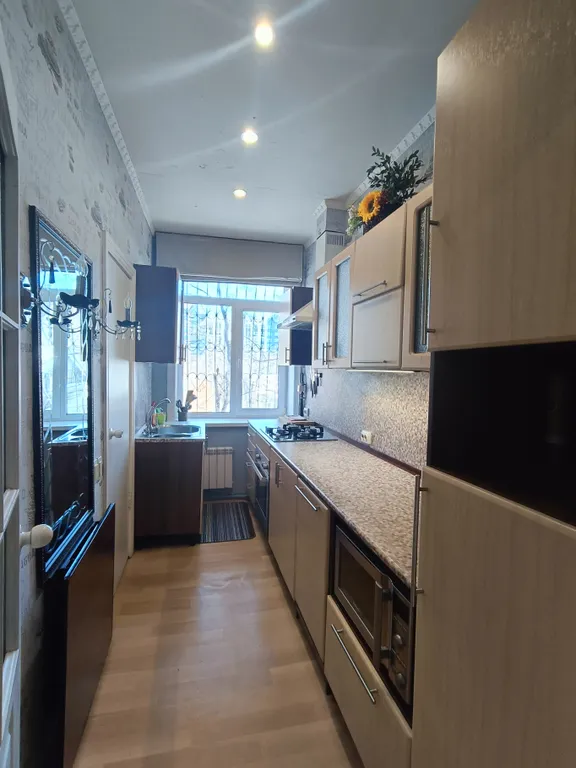 Квартира возле штаба округа и ТЦ Счастье