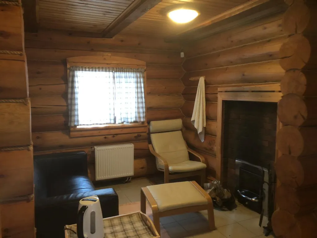 Коттедж с баней и беседкой из сруба