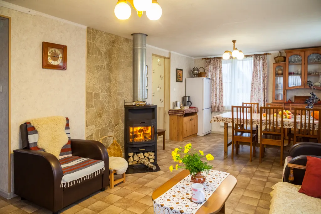 Дом на берегу реки