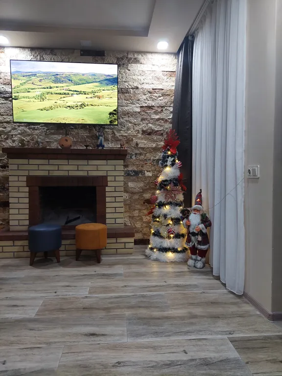 Коттедж с видом на город