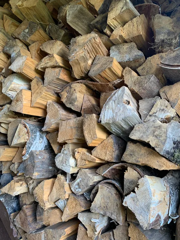 Деревенский домик с печкой и летней кухней