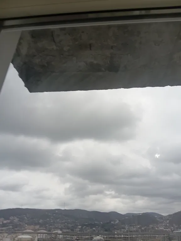 Стильная квартира в центре с видом на горы и море