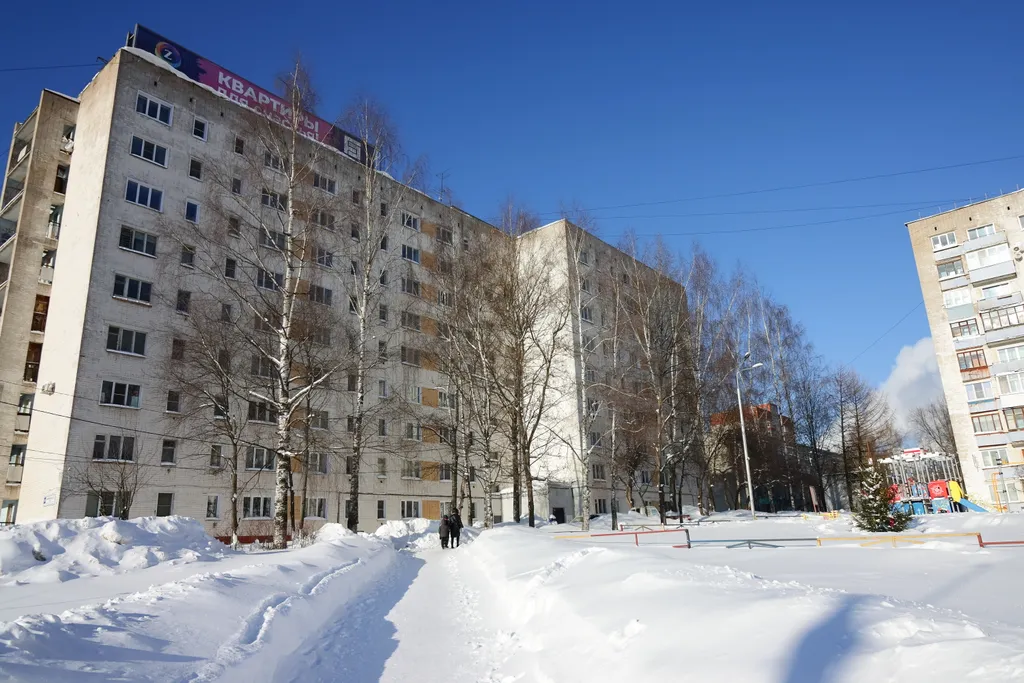 Центр Юго-Запада рядом с Большим Глобусом и Макдональдсом