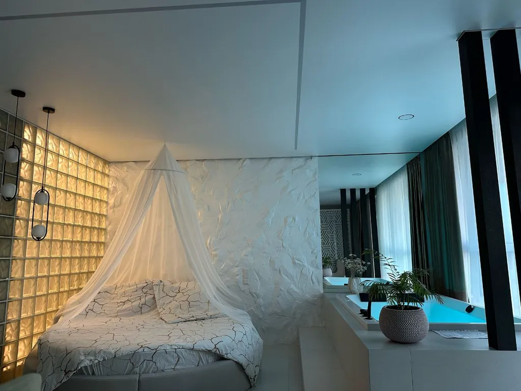 Квартира Уютный апартамент с дизайнерским ремонтом и джакузи — аренда посуточно в Минск