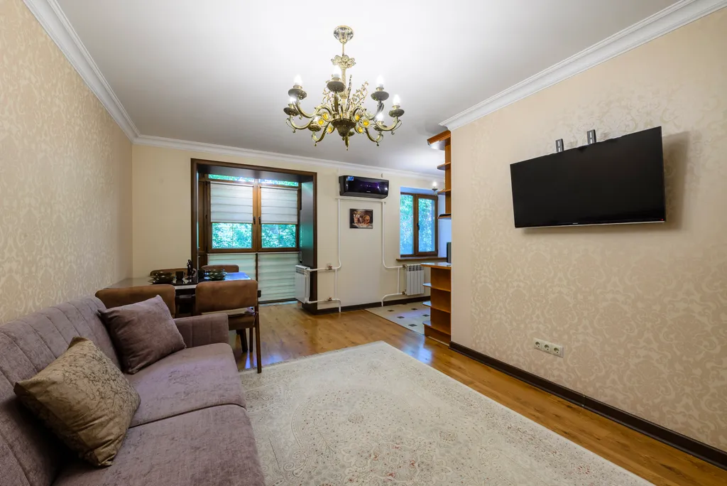 Квартира Просторный апартамент в самом центре у пешеходной улицы — Алматы