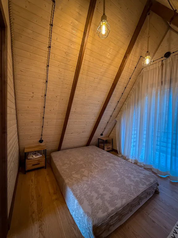 Уютные домики a-frame в горах