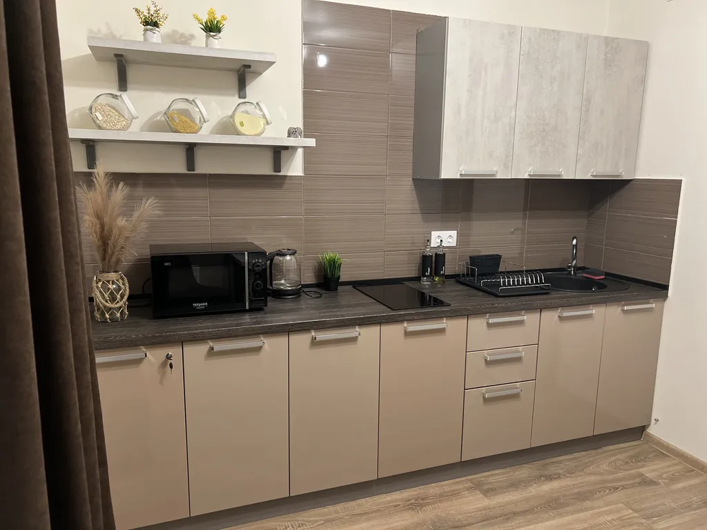 Апартаменты возле ТРЦ Тау