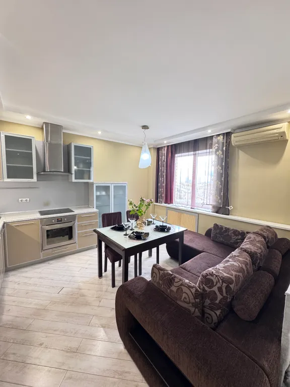 Уютная квартира у ТЦ Столица