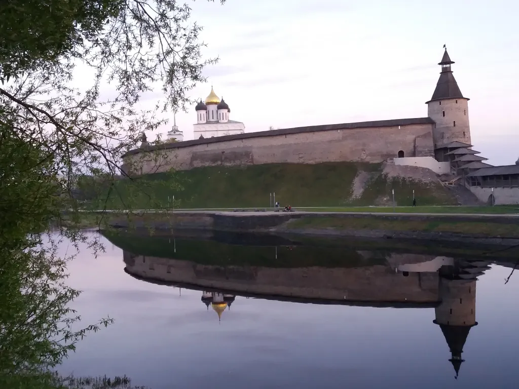 Воскресенское подворье апартамент в самом центре с видом на церковь