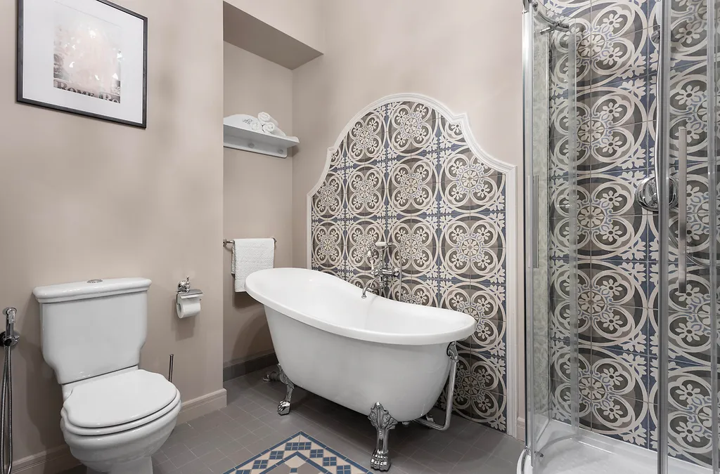 Дизайнеpские апартаменты с балконом