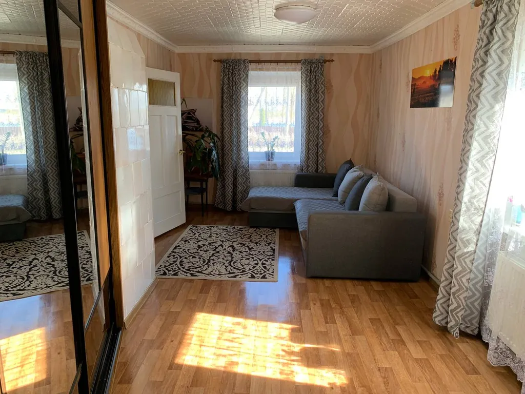 Уютный домик у озера